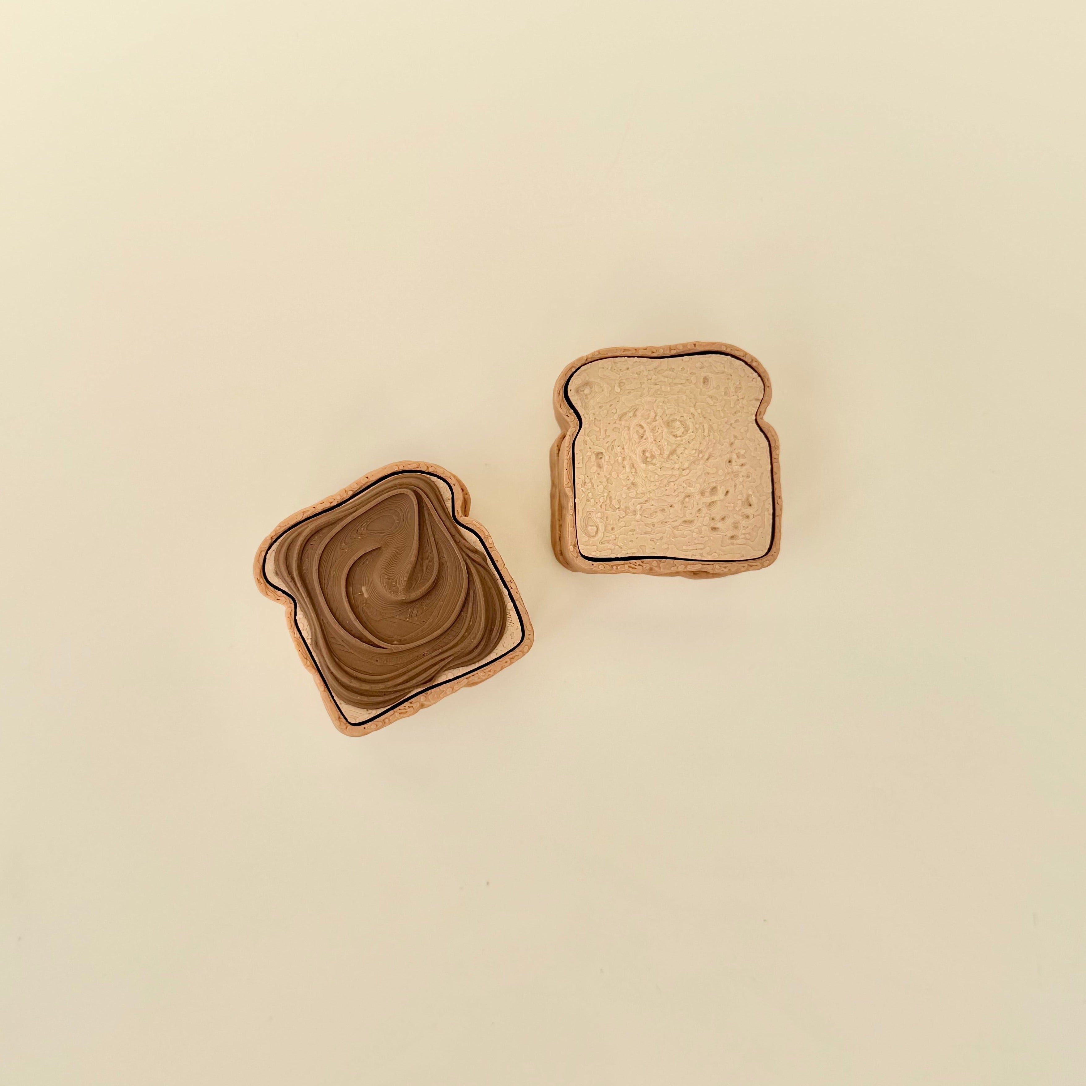 Cute toast clicker designed for tactile pressing, focus breaks and calm hands at home, work or on the go.
