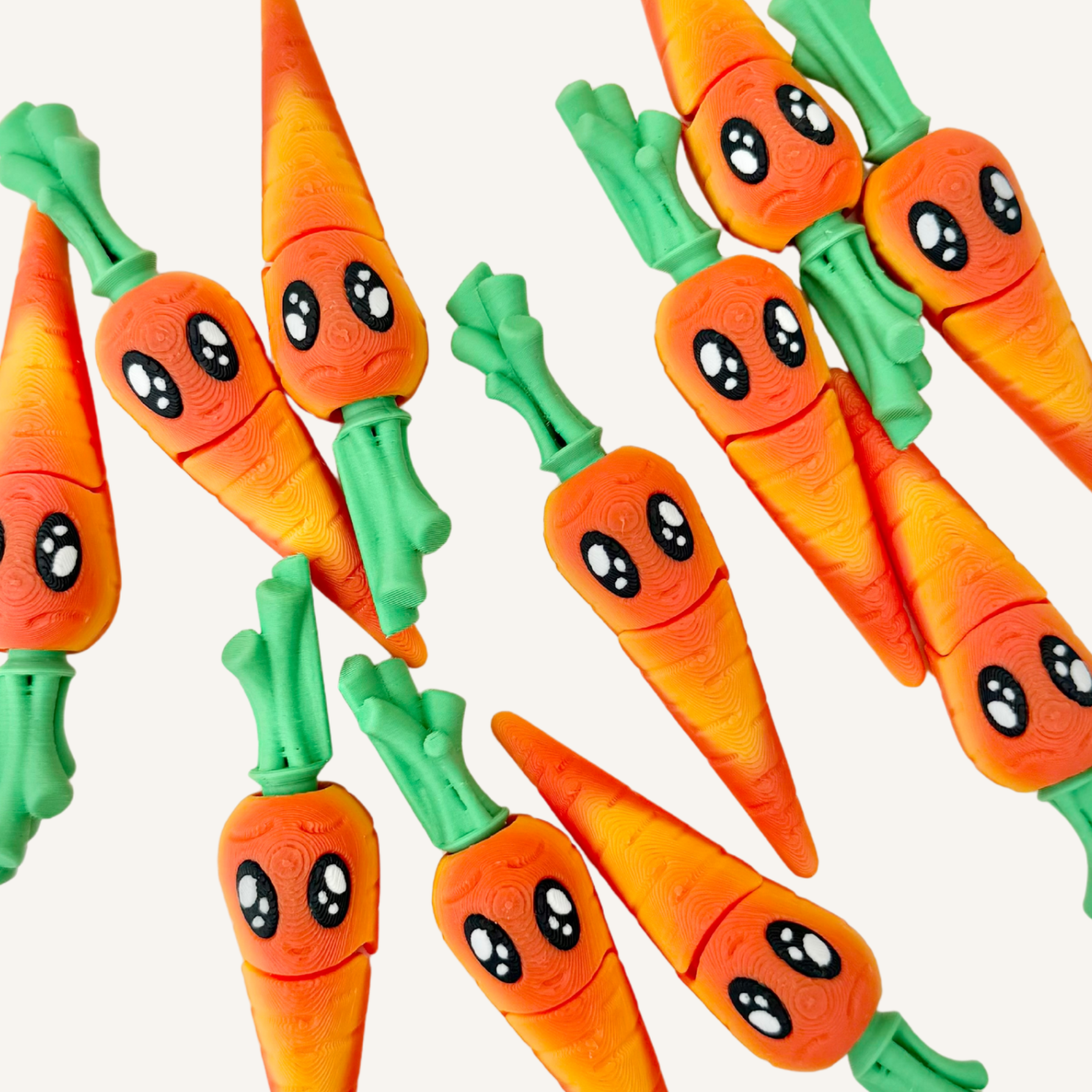 Small novelty carrot fidget with chomping movement for busy hands, desk play and springtime gifts.
