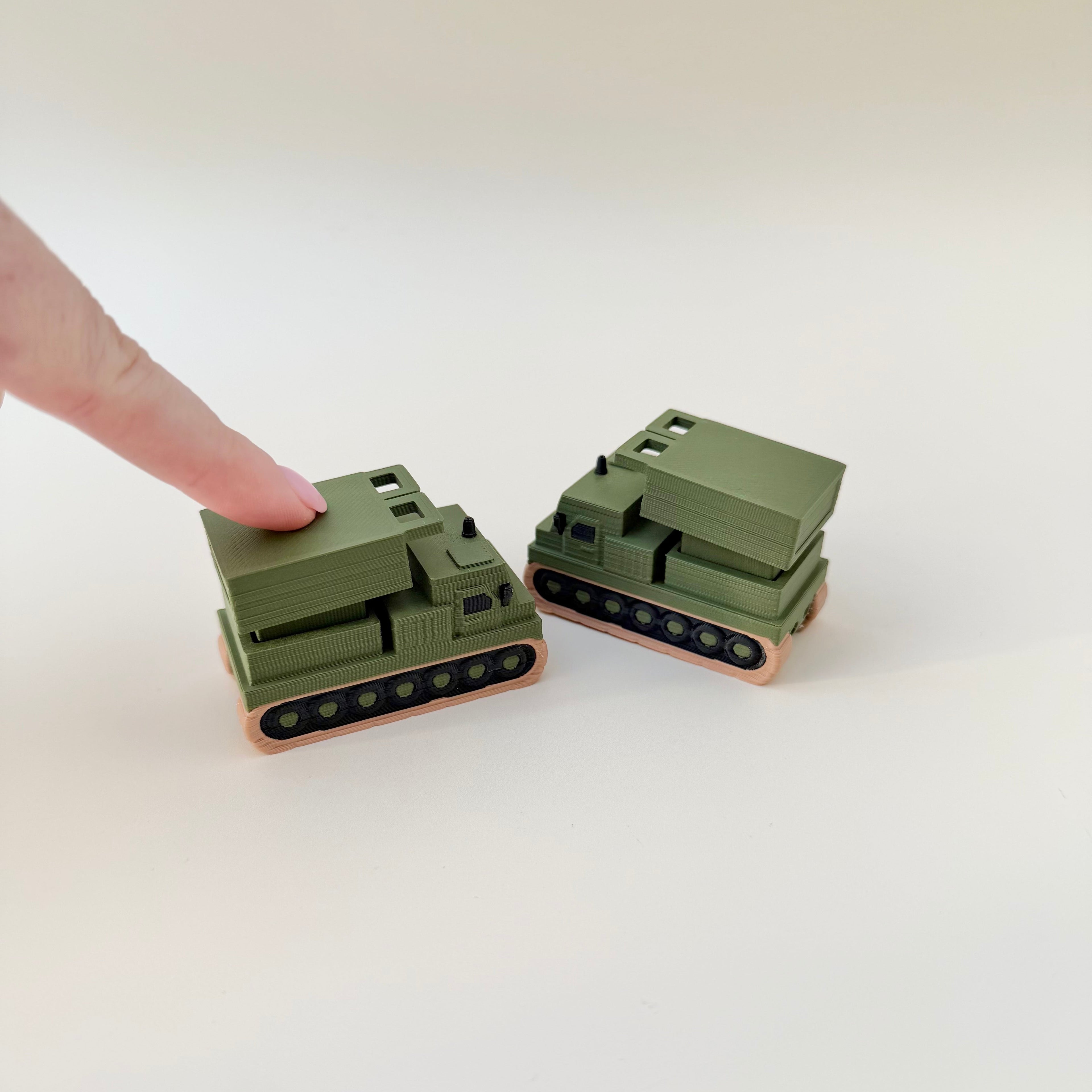 Compact tactile clicker fidget designed for repetitive pressing, grounding and busy hands on the go.

