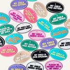 Lightweight message tag for visible communication in daily routines and public settings.