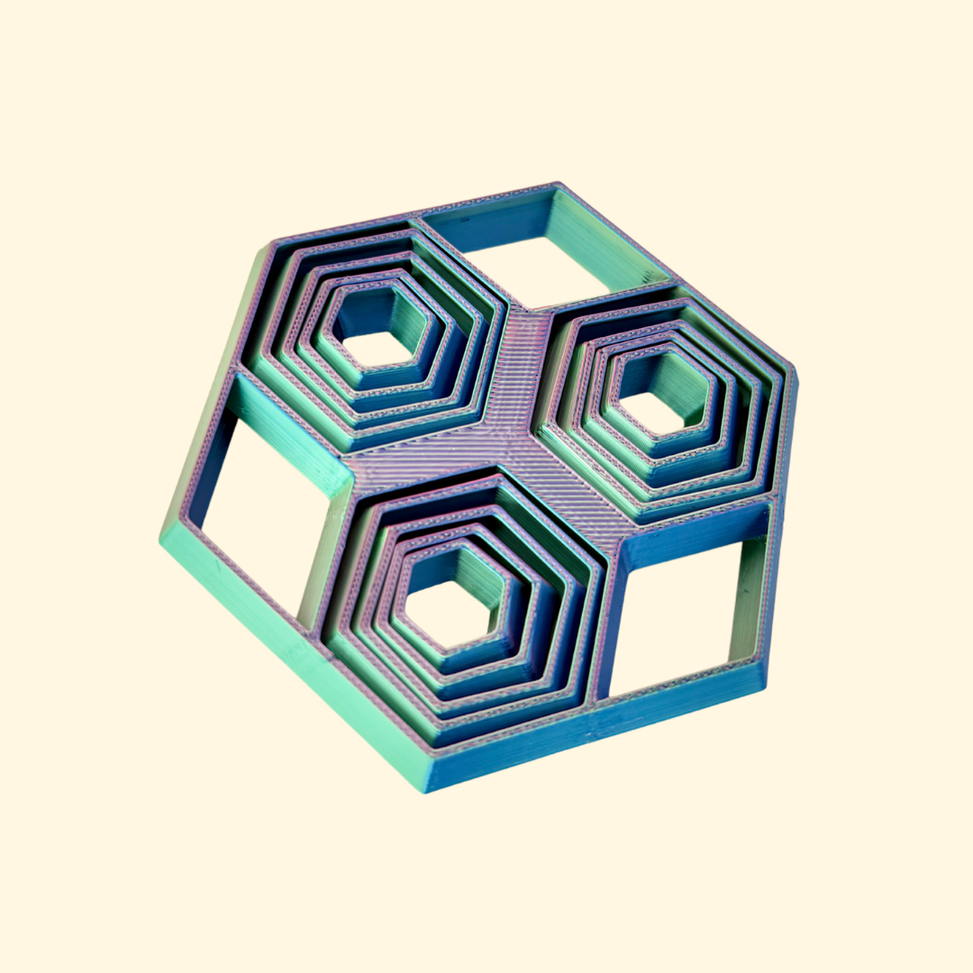 geometric shapeshifter with interlocking rings for smooth folding motion
