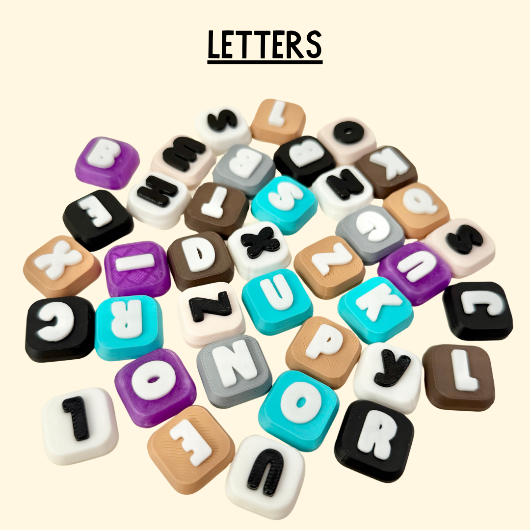 Compact clicker fidget that supports focus and calming through easy press-and-release movement.
