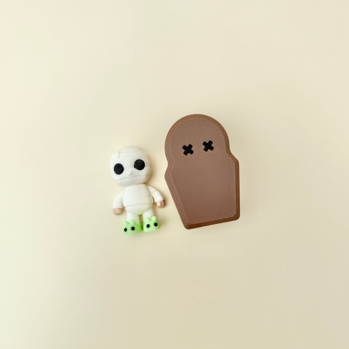 pocket figurine set designed for tactile stimming and display
