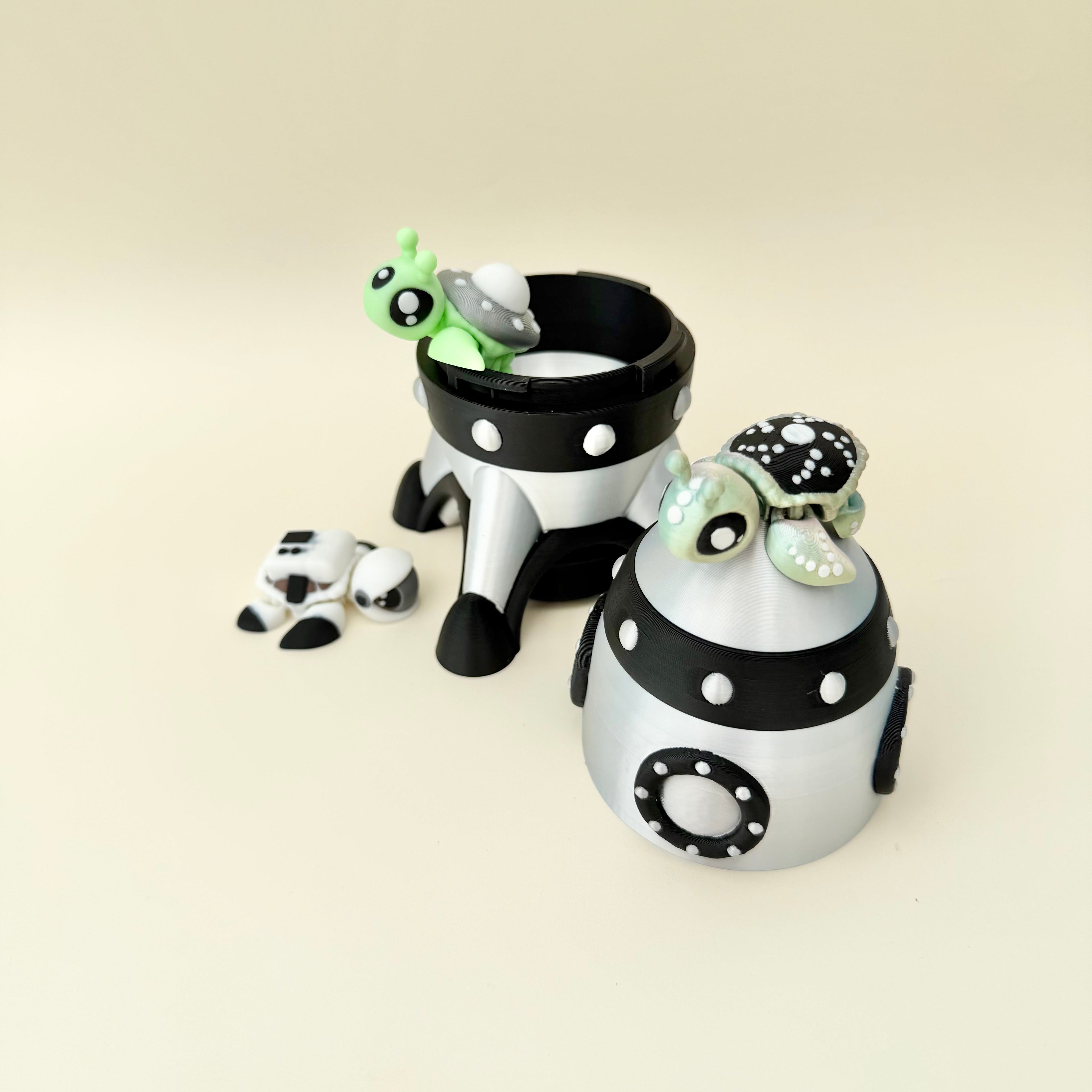 Pocket-sized articulated turtle toy designed for tactile stimulation and portable fidgeting