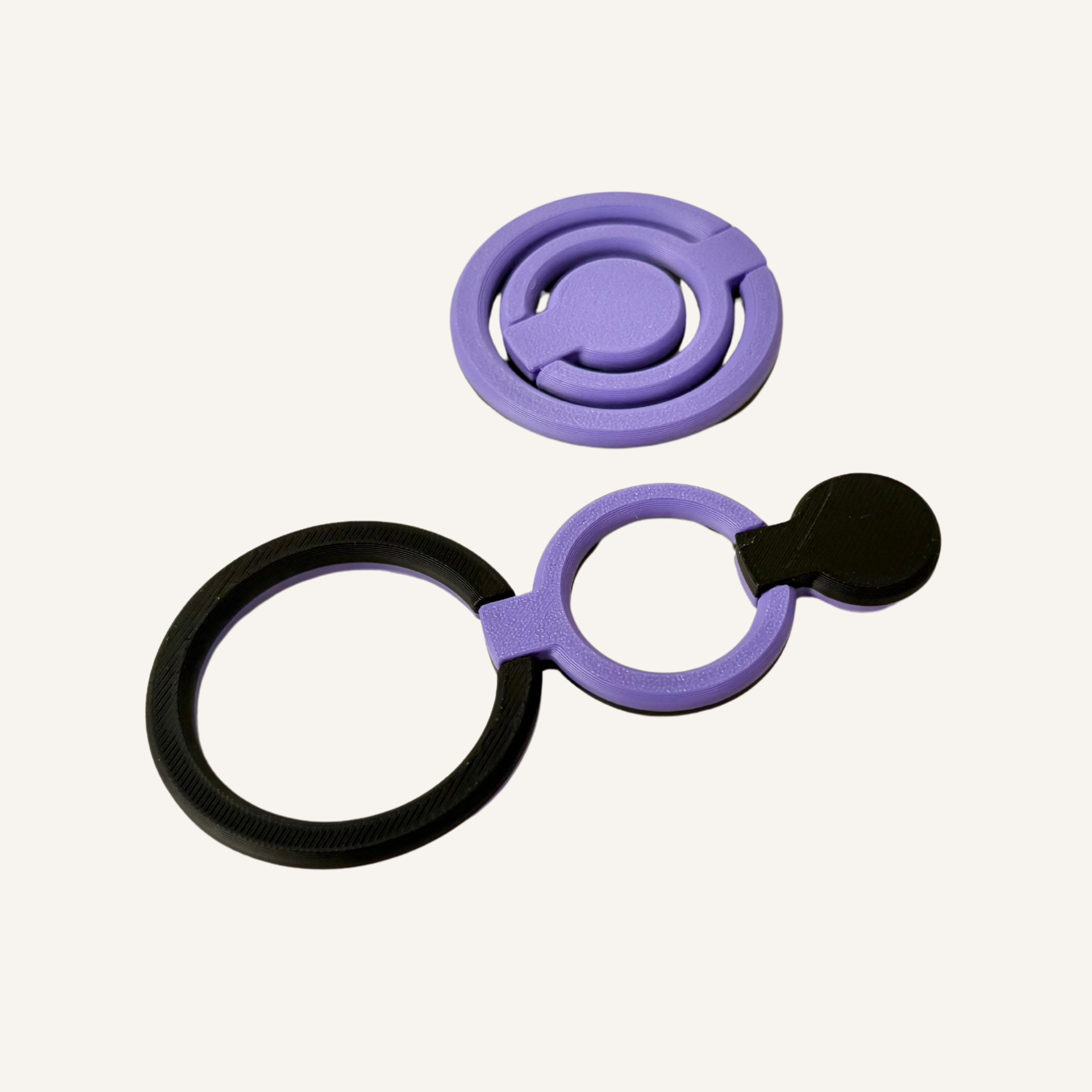 Linked ring sensory fidget designed for smooth flipping, twisting and continuous movement.