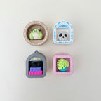 A lightweight tactile clicker fidget made for discreet everyday use.
