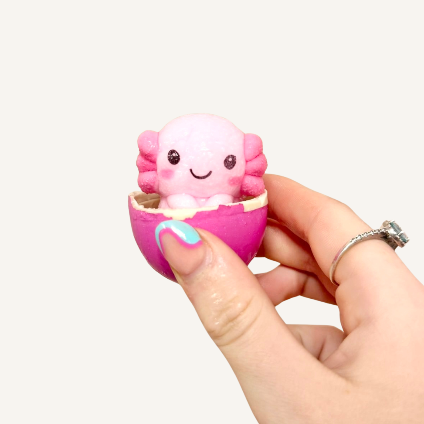 Fidget designed for repetitive motion to help settle busy brains and manage fidgety energy.
