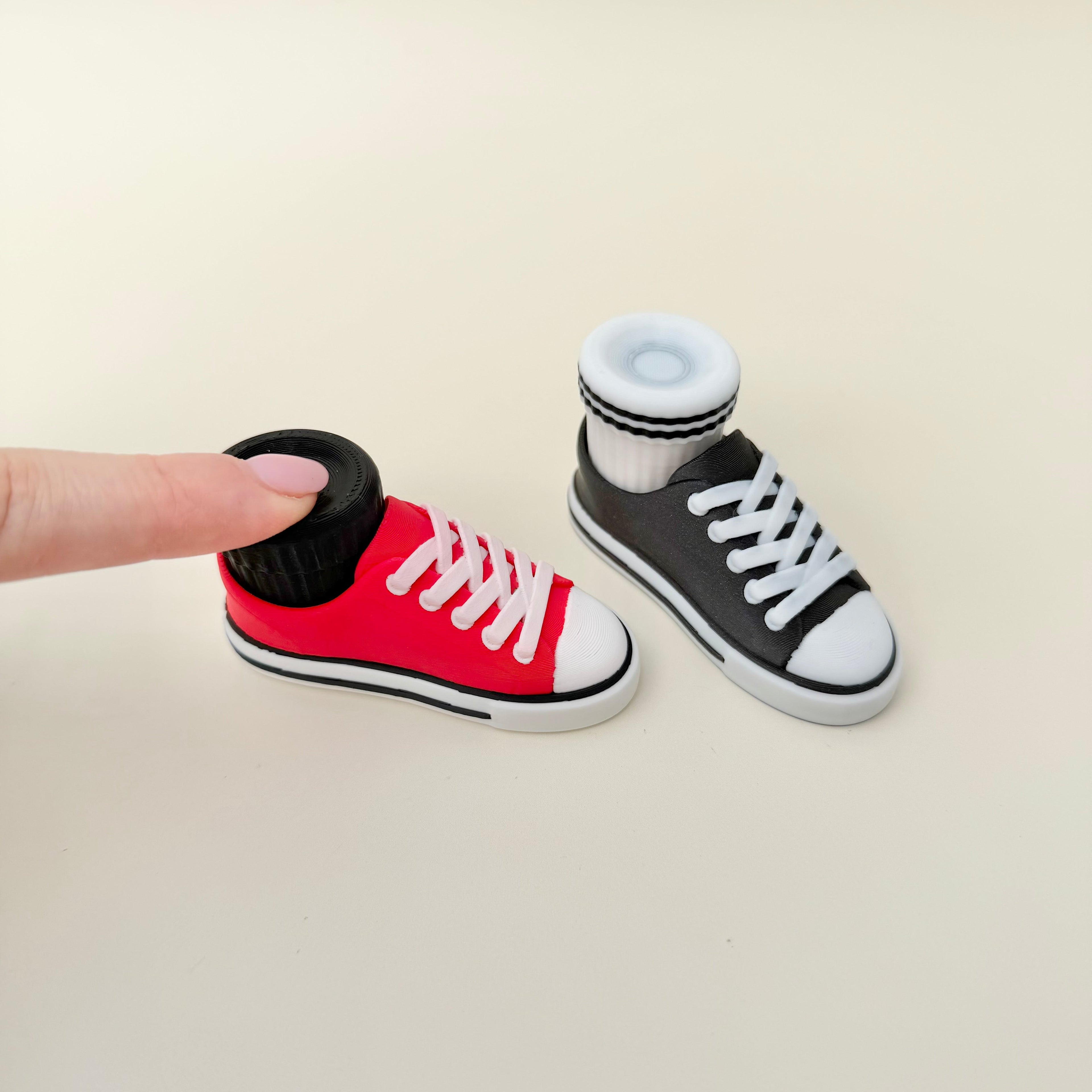 Customisable trainer clicker with colour options and optional quiet click upgrade.
