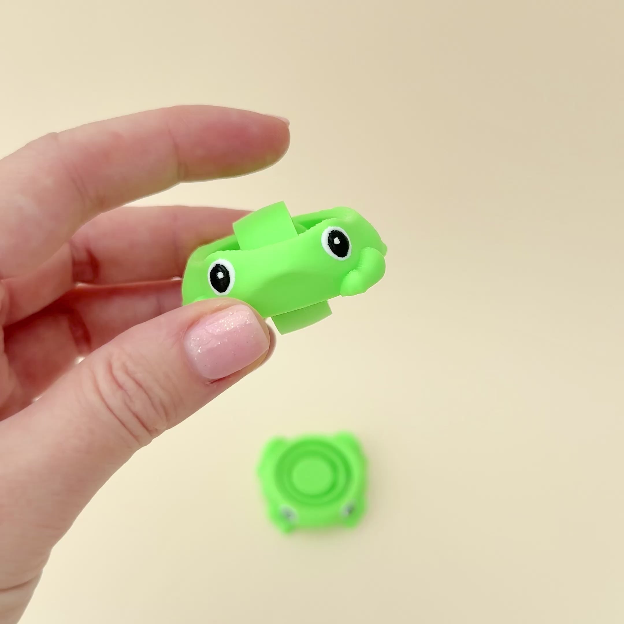 FROG PRODUCTS TOY SPIN 本体 Frog spinner – Flexi Fidgets Co.